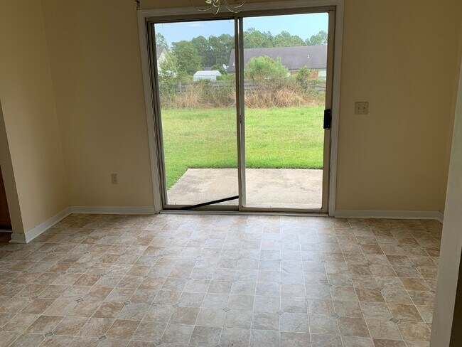 Building Photo - House for Rent