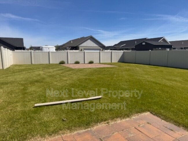 Building Photo - 881 S Camas Ln