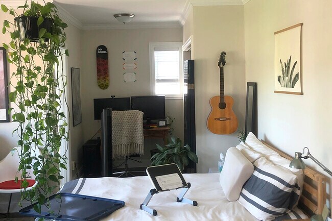 Foto del edificio - 2127 N Dayton St