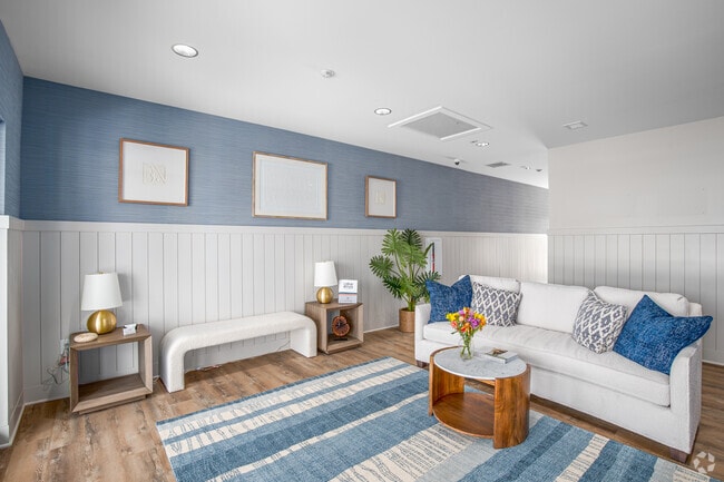 Foto del vestíbulo - College Park Apartments and Rental Homes