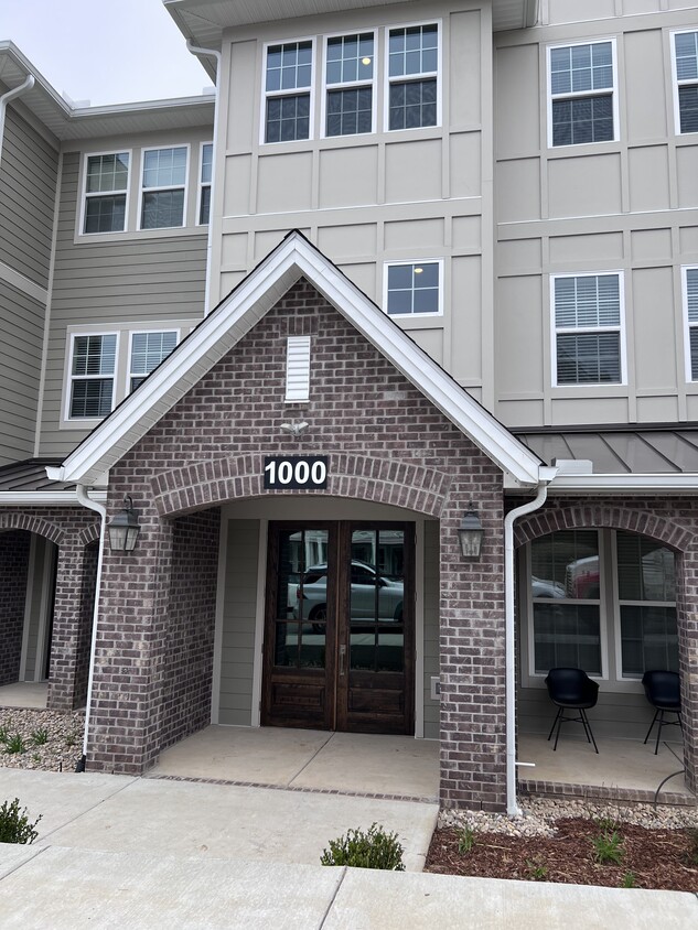 Foto principal - 1000 Vintage Green Ln