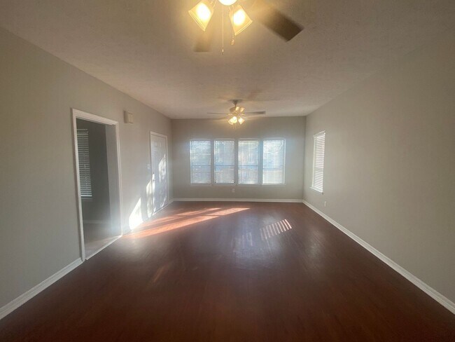 Building Photo - Cozy & Economical Unit in The Cove w/Waterfront Views of Massalina Bayou & Marina!