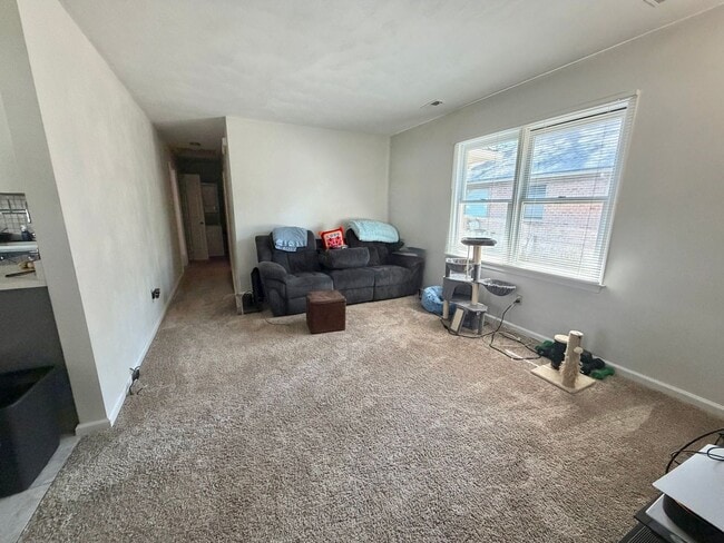 Building Photo - N Thalia Road - Duplex