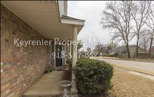 Building Photo - 3 Bed | 2.5 Bath in Jenks!