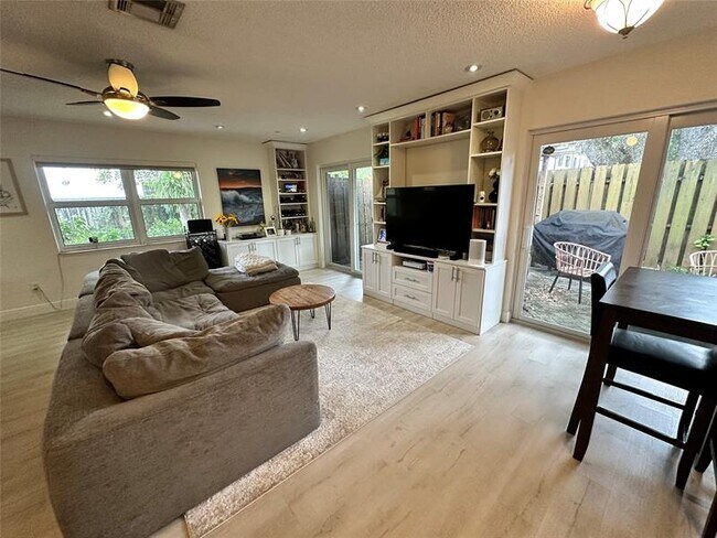 Foto del edificio - 615 SW 16th Ct