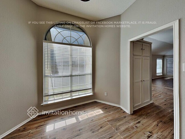 Foto del edificio - 4133 Scotland Dr