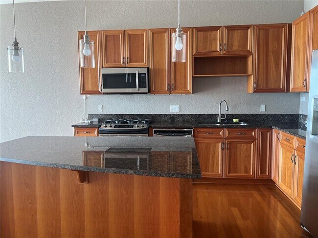 Foto del edificio - 150 E Robinson St