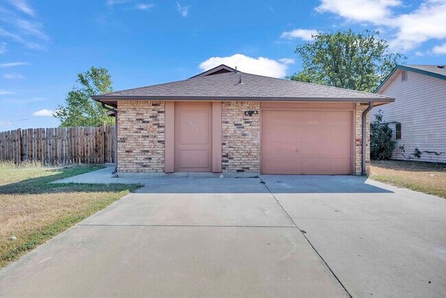 Building Photo - 2006 U.S. Grant Dr