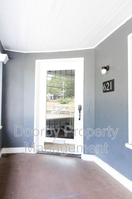 Building Photo - 621 Fortwood Place