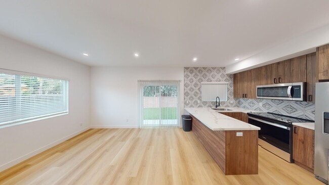 Building Photo - 5339 W Falls View Dr