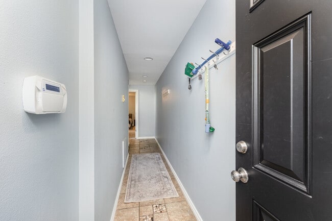 Foto del edificio - 4848 Railroad Ave NE