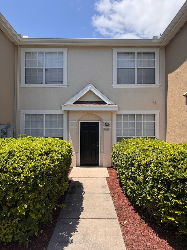 Foto del edificio - 9085 Lee Vista Blvd