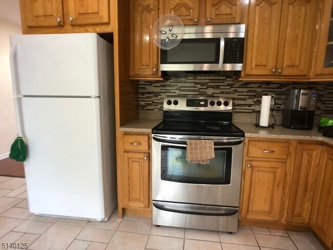 Building Photo - 21 Brandywine Cir