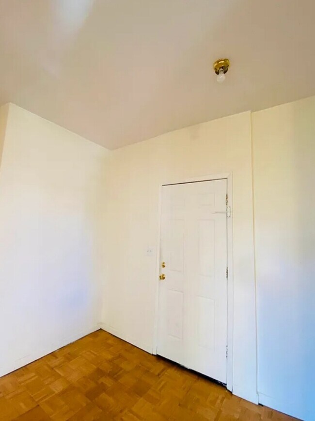 Foto del edificio - 2587 41st St