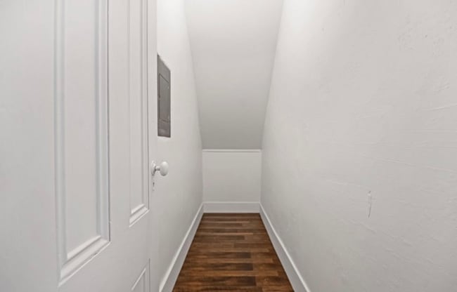 Building Photo - 325 W Bush St