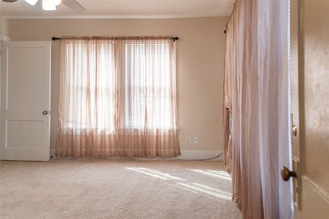 Foto del edificio - 405 W Clay St