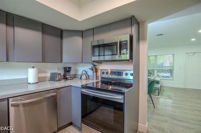 Foto del edificio - 19 NE 16th St