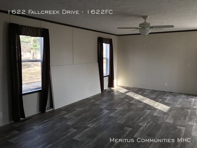 Building Photo - $399 Can Move You In!