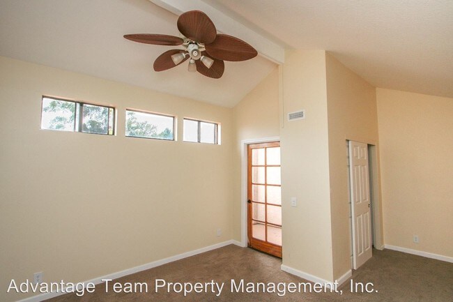 Foto del edificio - 3 br, 2 bath Apartment - 1947 Swallow Lane