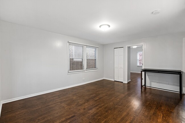 Building Photo - 1732 W 17th St