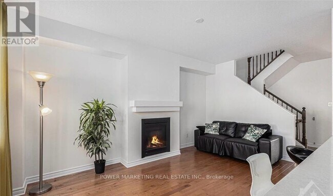 Photo du bâtiment - 932 Kilbirnie Dr