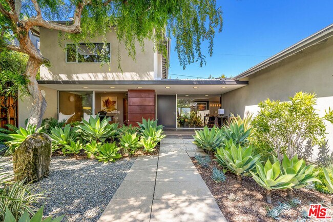 Building Photo - 1239 Appleton Way
