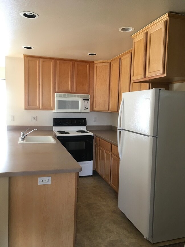 Building Photo - q418