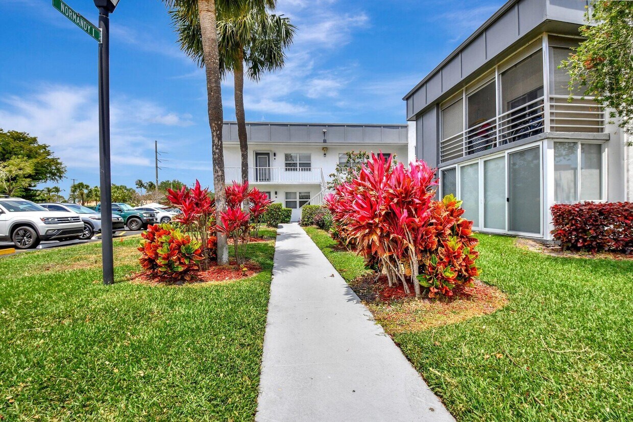 Foto principal - 413 Normandy Ln