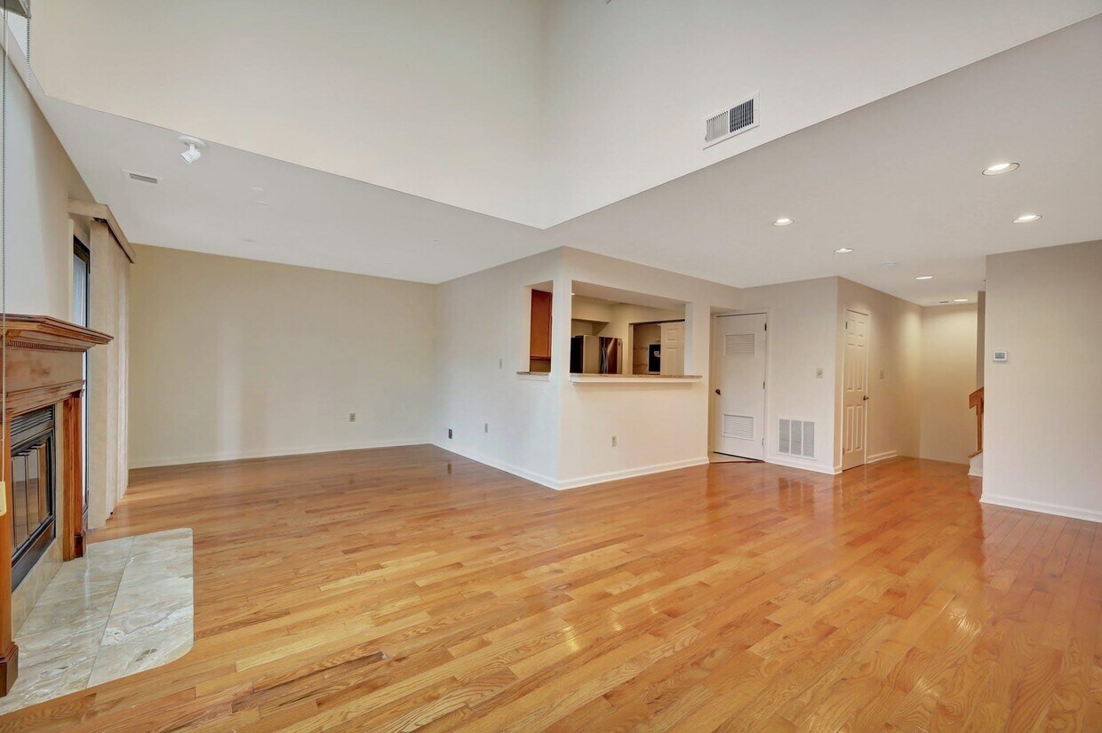 831 Topsail Ln, Secaucus, NJ 07094 Condo for Rent in Secaucus, NJ