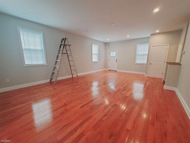 Foto del edificio - 3 br, 2.5 bath Condo - 30 Glenville St Unit 1