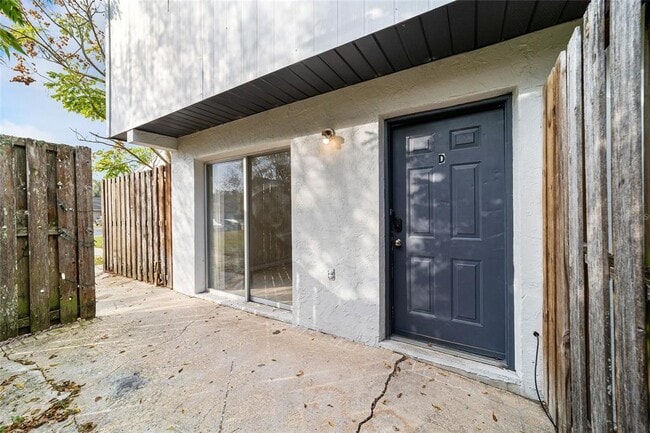 Building Photo - 5131 SE 29th St