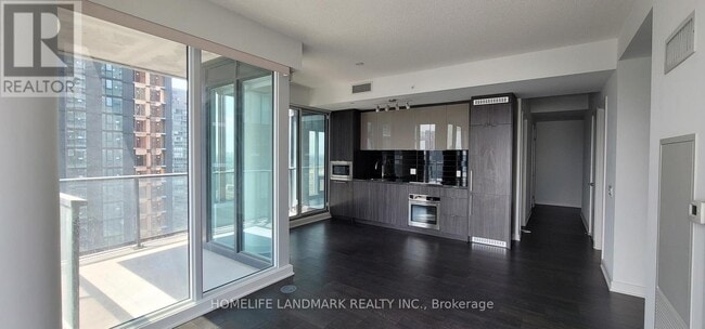 Building Photo - 125 Blue Jays Way