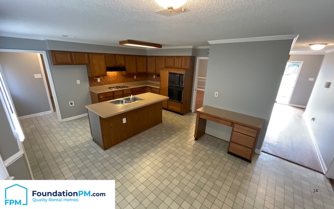 Building Photo - 3920 Fun Valley Dr