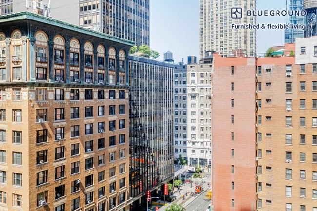 Building Photo - 161 W 54th St