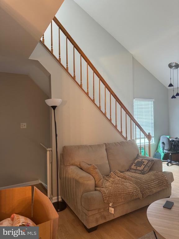 Foto del edificio - 408 Firethorne Ct