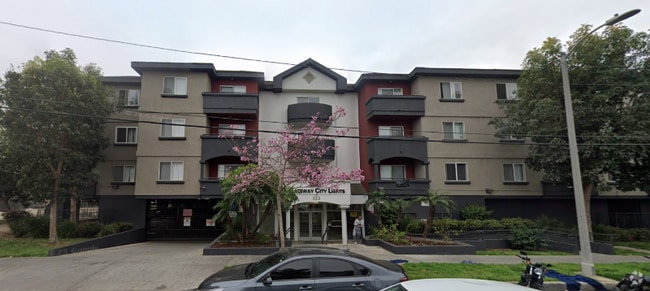 Building Photo - 522 W 127th St
