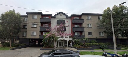 Building Photo - 522 W 127th St