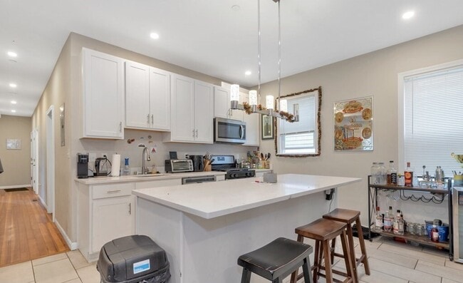 Building Photo - 228 Calumet St