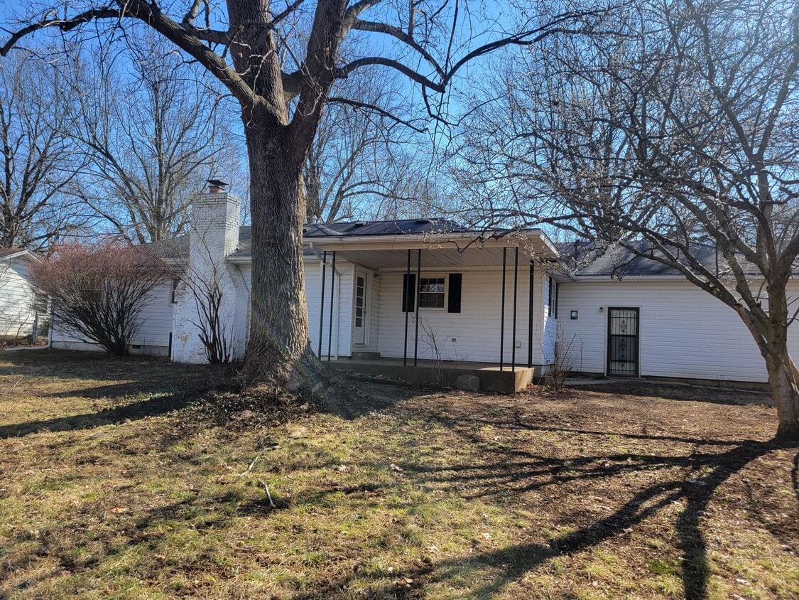 Primary Photo - 3 Bedrooms! 2 Bath! Kickapoo Schools! Vill...