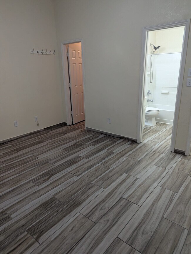 Building Photo - 4035 Cary Creek Dr