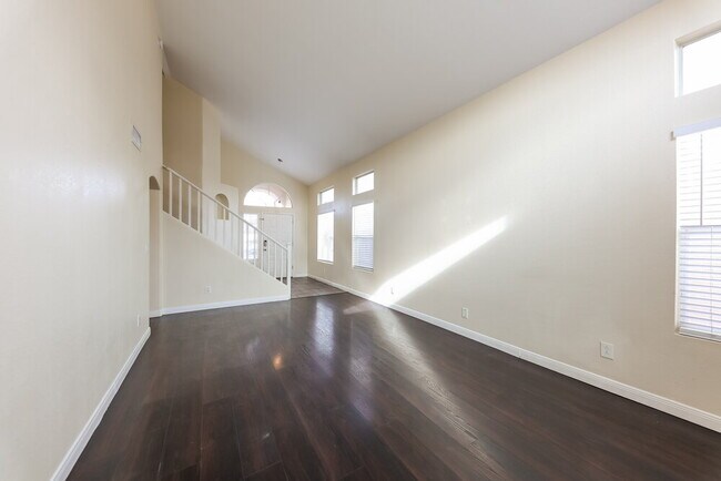 Building Photo - 1111 W Wagoner Rd