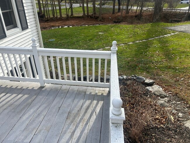 Building Photo - 303 Waterbury Hill Rd