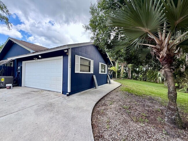Building Photo - 15684 86th Way N