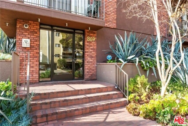 Foto del edificio - 869 S Wooster St