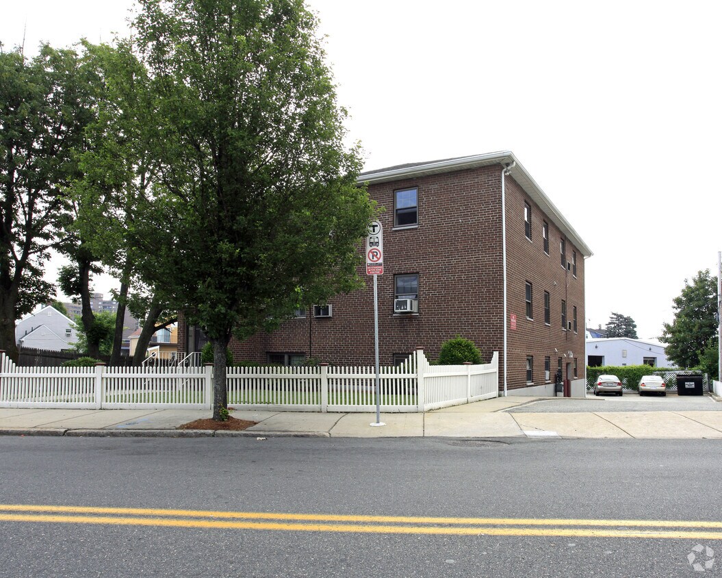 160162 Main St, Medford, MA 02155 Apartments in Medford, MA