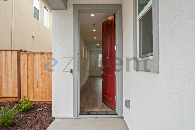 Building Photo - 3375 Tibidabo St