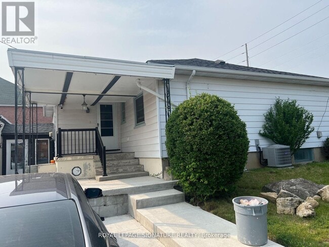 Building Photo - 158 Church St