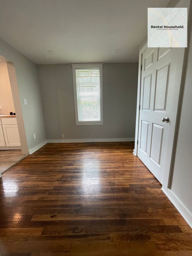 Building Photo - Adorable 2 Bedroom Located in Livonia