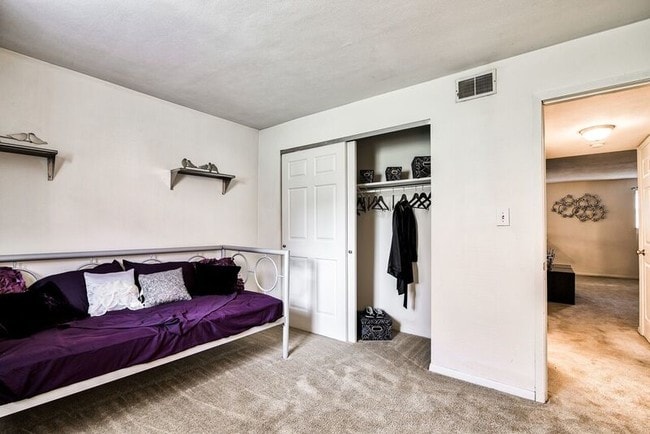 Bedroom - Storyboard on Roger