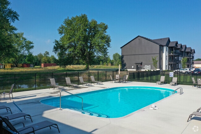 Pool - Adams Pointe
